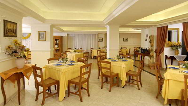 C-Hotels Club House Roma Restaurace fotografie